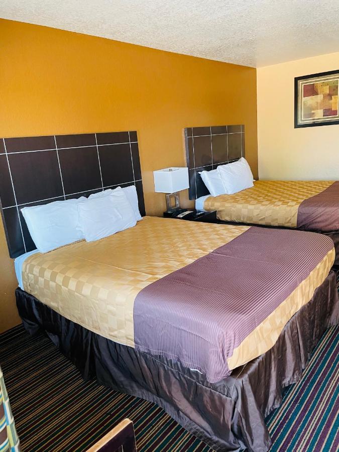 Sona Inn Dilley Exterior foto