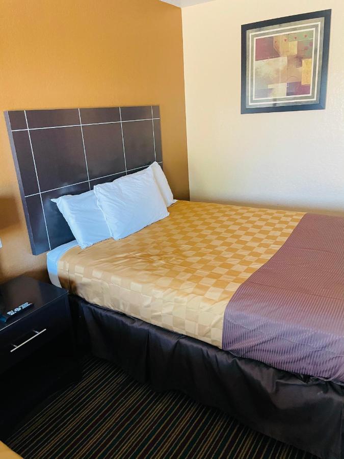 Sona Inn Dilley Exterior foto